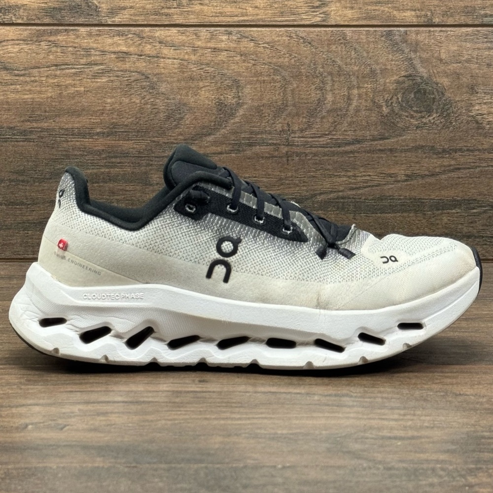 On Cloudtilt Shoes Womens 9.5 Lifestyle Ivory White/Black Athletic Gym